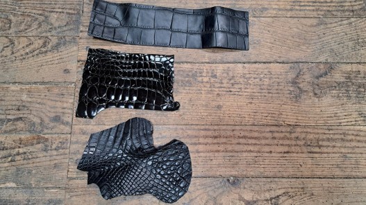 Lot de 3 morceaux de cuir de crocodile véritable noir - bijou - maroquinerie - accessoire - Cuir en stock