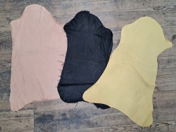 Lot de 3 peaux de cuir stretch - vêtement - maroquinerie - bonnes affaires - cuir en Stock