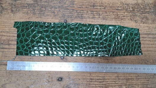 Morceau de cuir de crocodile véritable - vert - bijoux et accessoires - Cuirenstock