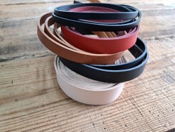 Lot de 5 bandes de cuir - 2ème choix - anses - lanière - ceinture - bracelet - sellerie - Cuir en stock