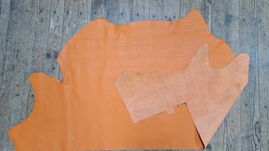 Demi peau de cuir de veau lisse orange - Maroquinerie - Cuir en Stock