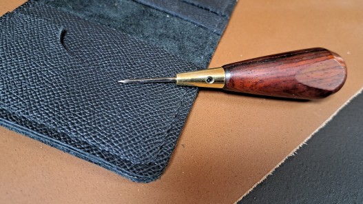 Alêne bois exotique - pointe diamant - outils - cuir en stock