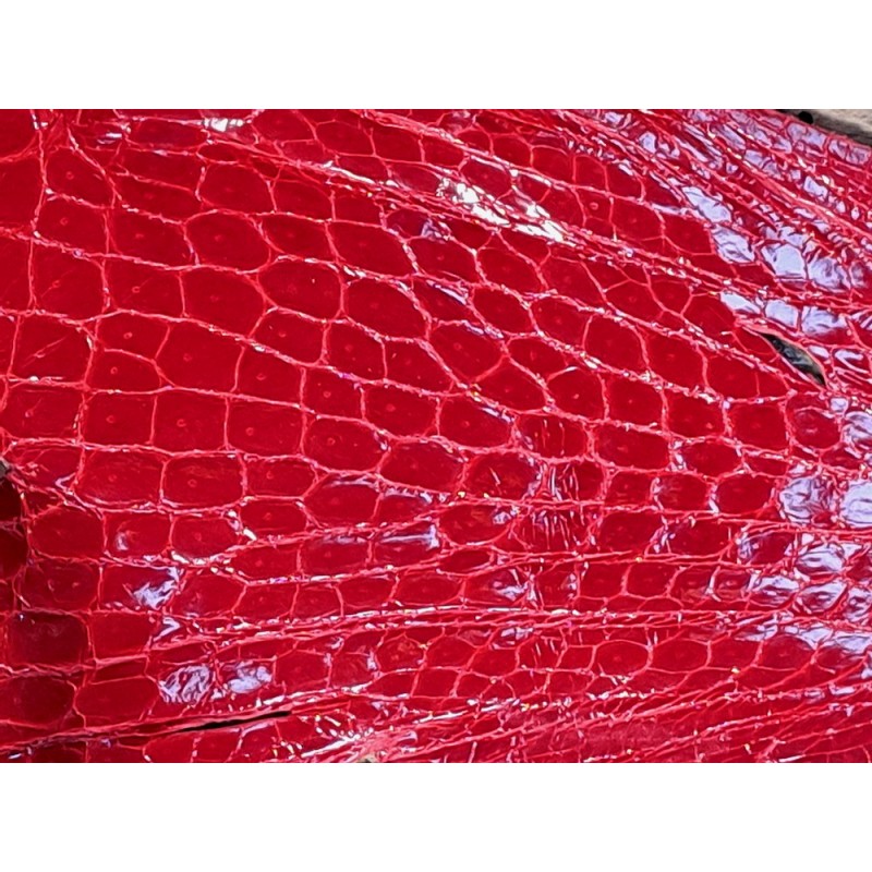 Cuir de crocodile rouge - bijou ou maroquinerie - Cuir en Stock