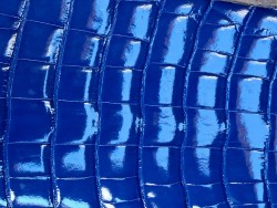 Morceau de cuir crocodile véritable - bleu électrique - cuir en stock