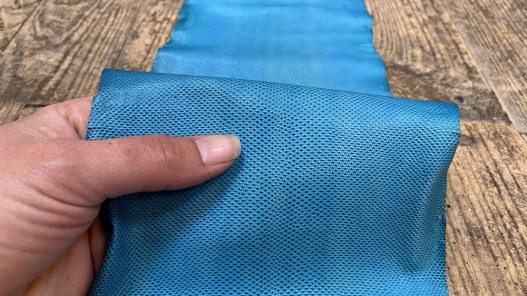 Peau de cuir de karung - Cuir exotique - serpent - Bleu turquoise - Cuir en stock