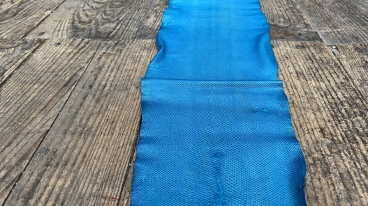 Peau de cuir de karung - Cuir exotique - serpent - Bleu turquoise - Cuir en Stock