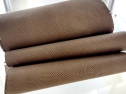 Peau de cuir de karung - Cuir exotique - serpent - Brun café mat - Cuir en stock