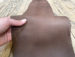 Peau de cuir de karung - Cuir exotique - serpent - Brun café mat - Cuir en Stock