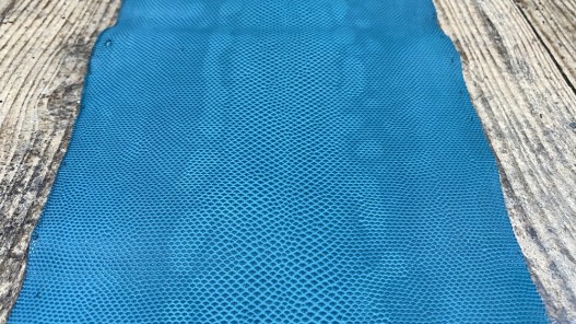Peau de cuir de karung - Cuir exotique - serpent - Bleu orage mat - cuir en stock