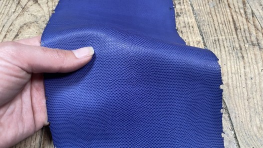 Peau de cuir de karung - Cuir exotique - serpent - Bleu lavande mat - Cuir en Stock
