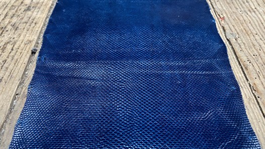 Peau de cuir de karung - Cuir exotique - serpent - Bleu France mat - cuir en stock