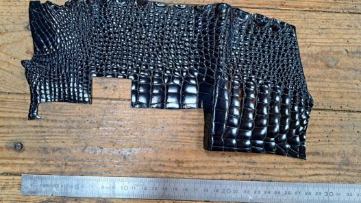 Morceau de cuir crocodile véritable -noir bleuté - cuirenstock