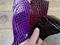 Lot de 3 morceaux de cuir de crocodile véritable - violet - cuir en stock