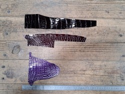 Lot de 3 morceaux de cuir de crocodile véritable - violet - Cuirenstock