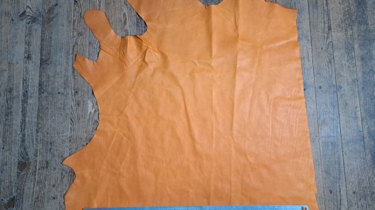 Demi-peau de cuir de vachette finition ciré pullup - maroquinerie - Cuir en stock