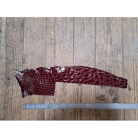 Cuir de crocodile véritable - bordeaux - bijoux ou accessoire - Cuir en stock