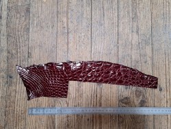 Cuir de crocodile véritable - bordeaux - bijoux ou accessoire - Cuir en stock