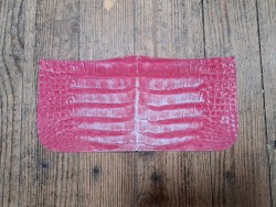 morceau de cuir de crocodile véritable rose - Cuir en Stock