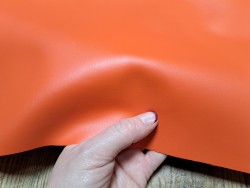 Demi peau de cuir de veau lisse orange - Maroquinerie - cuirenstock