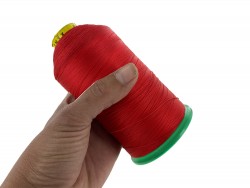 Cône - bobine - fils rouge - Onyx - 81 - couture machine cuir - Cuir en stock