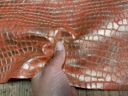 Peau de veau velours métallisé grain croco - Corail - Maroquinerie - Cuir en stock