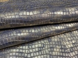 Peau de veau velours métallisé grain croco - Bleu marine- Maroquinerie - Cuir en Stock