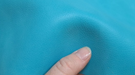 Demi peau de cuir de vache - bleu turquoise - maroquinerie ameublement - accessoire cuirenstock