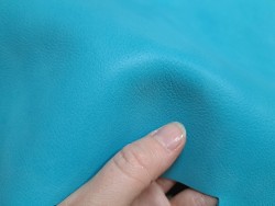 Demi peau de cuir de vache - bleu turquoise - maroquinerie ameublement - accessoire cuirenstock