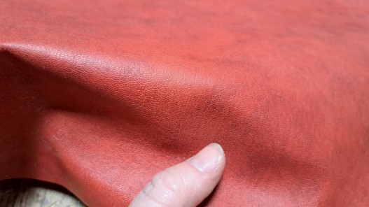 Peau de cuir de chèvre - rouge brique - maroquinerie reliure accessoire - Cuir en stock