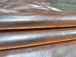 Demi-peau de cuir de veau effet froissé - Or rose - maroquinerie - Cuirenstock