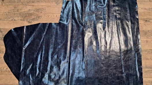Bande de cuir de vachette pullup ciré - noir bleuté - cuirenstock