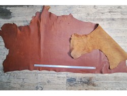 Demi-peau de cuir de vachette ciré pullup rouge - maroquinerie - Cuir en stock