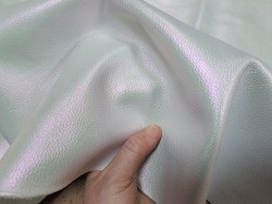 Demi peau de cuir de vachette - holographique - maroquinerie - Cuir en Stock