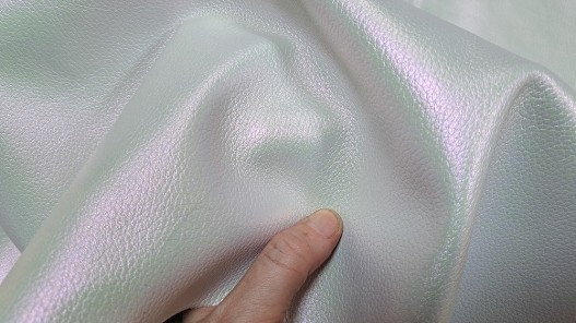 Demi peau - Grand morceau - cuir de vachette - holographique - maroquinerie - Cuirenstock