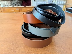 Lot de 5 bandes de cuir - 2ème choix - anses - lanière - ceinture - bracelet - sellerie - Cuir en stock