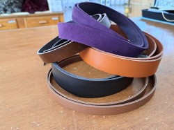 Lot de 5 bandes de cuir - 2ème choix - anses - lanière - ceinture - bracelet - sellerie - Cuir en stock