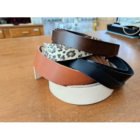 Lot de 5 bandes de cuir - 2ème choix - anses - lanière - ceinture - bracelet - sellerie - Cuir en stock