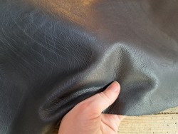 Peau de cuir de chèvre - noir mat - Cuir en Stock