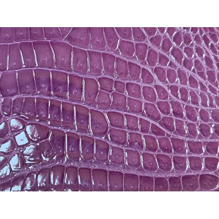 Morceau de cuir de crocodile violet lavande - Cuir en Stock