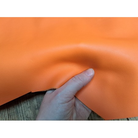 Demi peau de cuir de veau lisse orange - Maroquinerie - cuirenstock