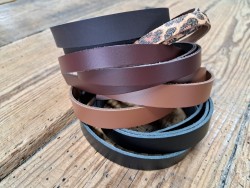 Lot de 5 bandes de cuir - 2ème choix - anses - lanière - ceinture - bracelet - sellerie - Cuir en stock