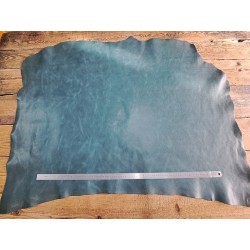 Collet de vache tannage végétal grain caviar vert - Cuir en Stock