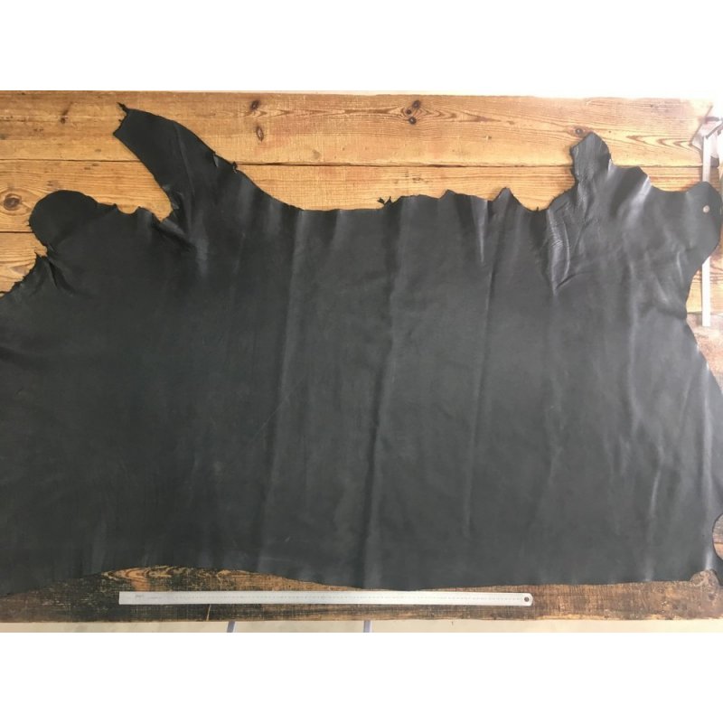 Collet de vache naturel végétal noir Cuir en stock Collet de vache naturel végétal noir Cuir en stock