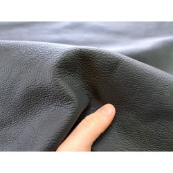 Demi-peau de cuir de vache grainé - Noir mat - B - Cuir en Stock