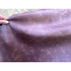 Peau de veau velours, ciré pull-up nuancé raisin - Cuir en Stock