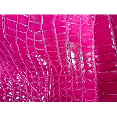 Morceau de cuir de crocodile véritable rose - Cuir en Stock