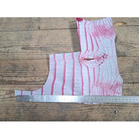 Morceau de cuir de crocodile véritable rose - Cuir en Stock