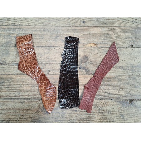 Lot de 3 morceaux de cuir de crocodile véritable brun - bijou - maroquinerie - accessoire - Cuir en stock