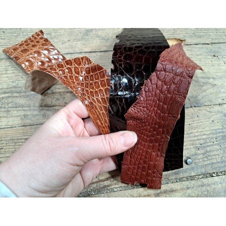 Lot de 3 morceaux de cuir de crocodile brun - Cuir en Stock