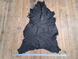 Peau de cuir de mouton crispé - noir mat - maroquinerie ou vêtement - Cuirenstock